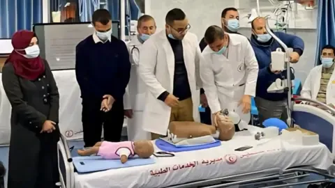 First Contingent of Students Extracted from Gaza to Undertake Studies in the Britain