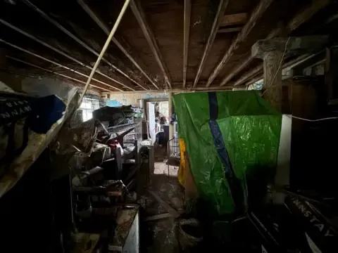 Home Full of Debris Is Set for Sale at £38k